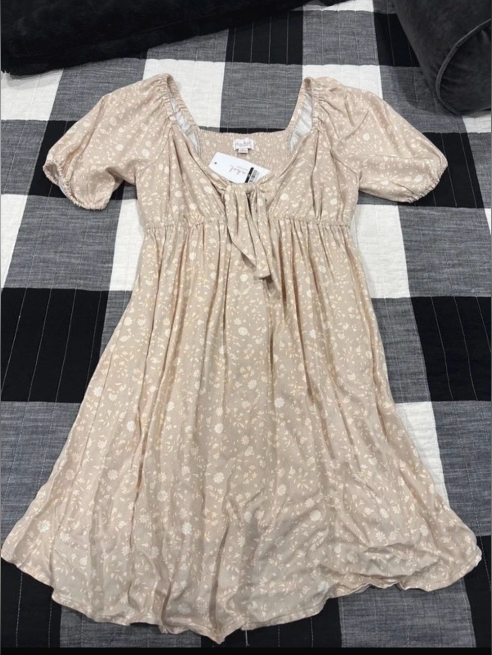 Isabel Maternity by Ingrid & Isabel Beige Floral Tie-Neck Puff Sleeve Dress